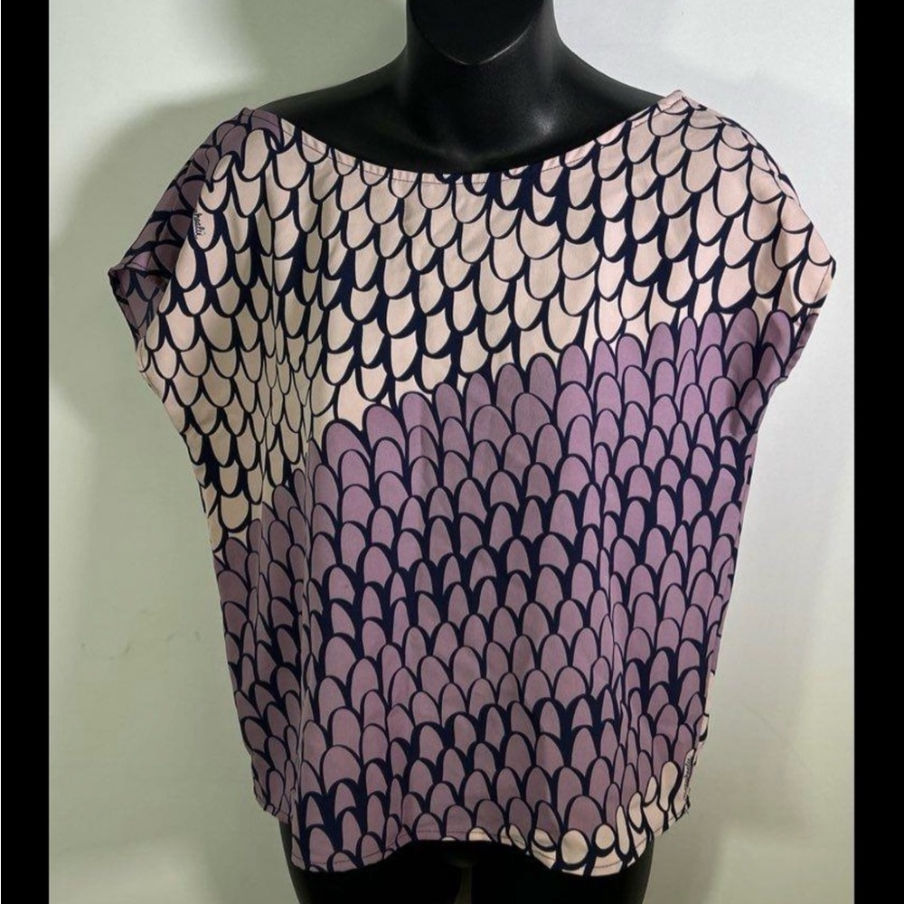 Manuhealii Pink and Purple Scallop Print Cap Sleeve Blouse